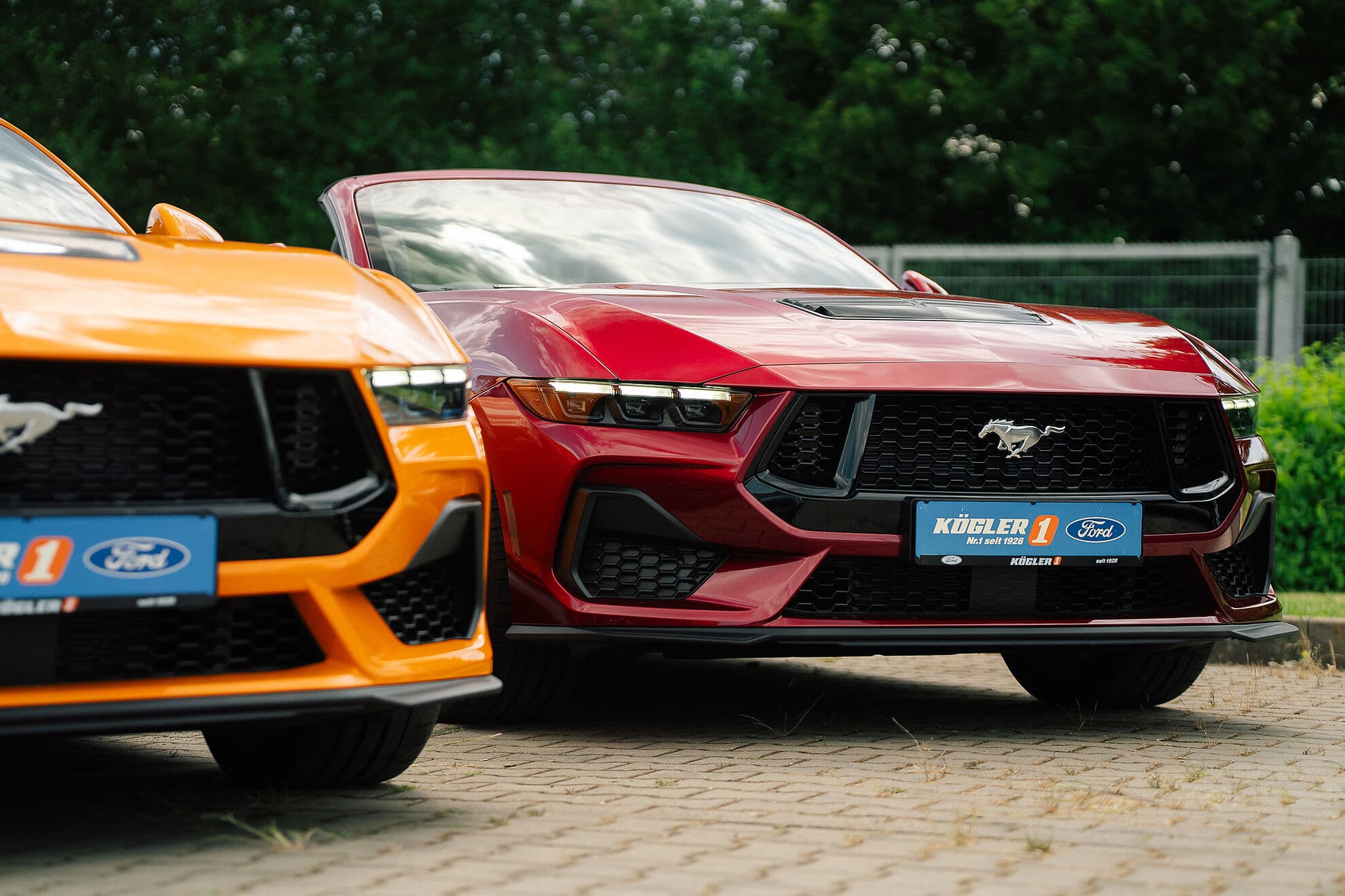 Ford Mustang GT Cabrio in Lucid Red Metallic