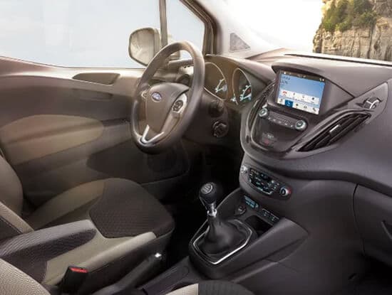 Ford Tourneo Courier Innenraum seitlich
