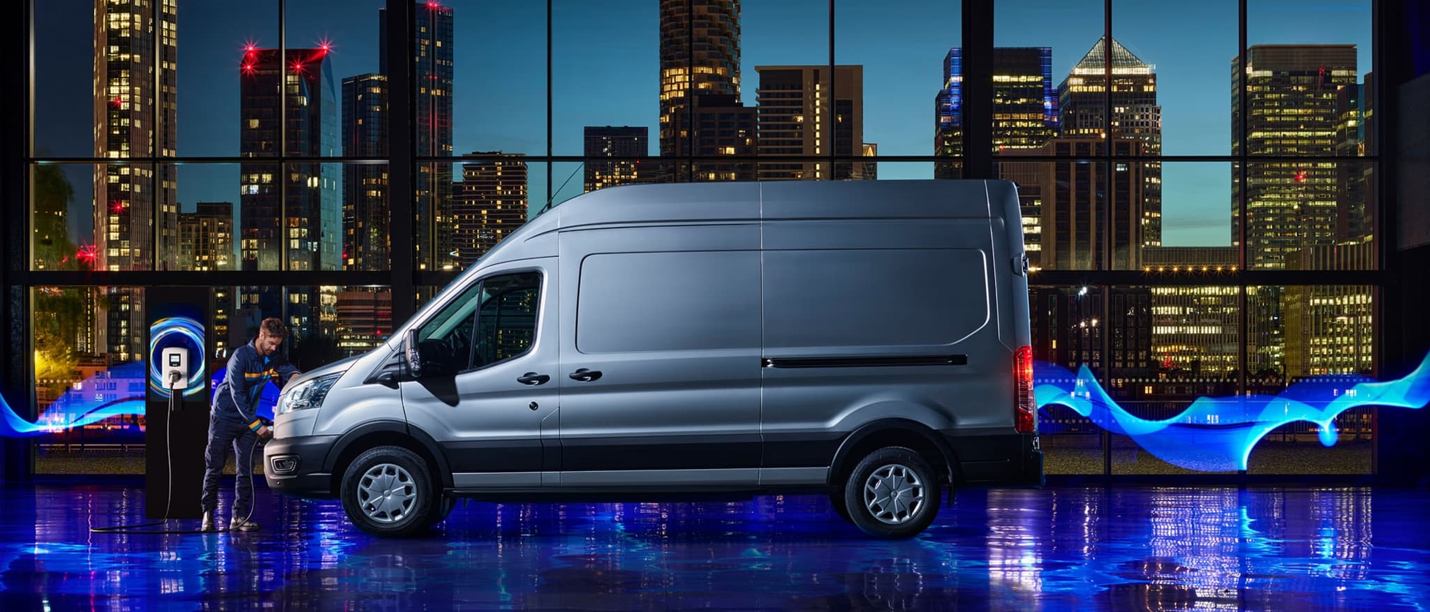 Ford E-Transit seite grau