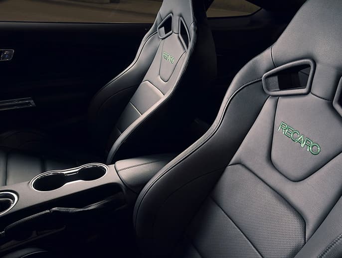 Close Up Sitze schwarz recaro