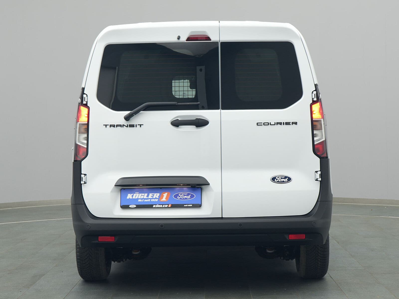 Transit Courier Active