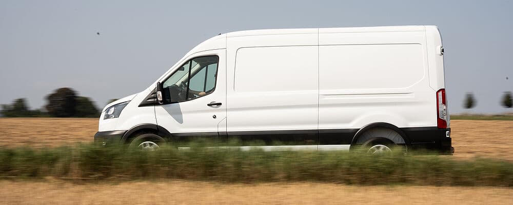 Ford Transit zum Camper umbauen – was ist erlaubt?